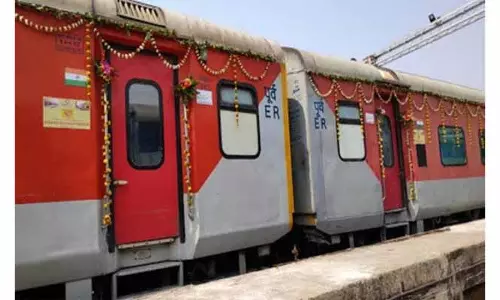 JAMMU: राजधानी, कोलकाता एक्सप्रेस में अतिरिक्त कोच JAMMU: राजधानी, कोलकाता एक्सप्रेस में अतिरिक्त कोच