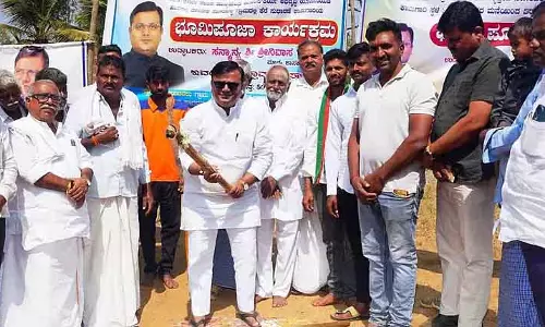 Hanagal : MLA श्रीनिवास माने ने विकास कार्यों के लिए भूमि पूजन किया