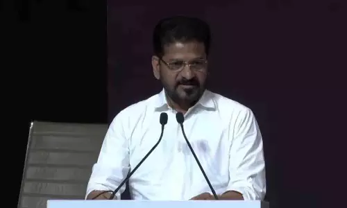 Revanth Reddy ने तेलंगाना में AI विलेज और वॉर रूम बनाने की मांग की Revanth Reddy ने तेलंगाना में AI विलेज और वॉर रूम बनाने की मांग की