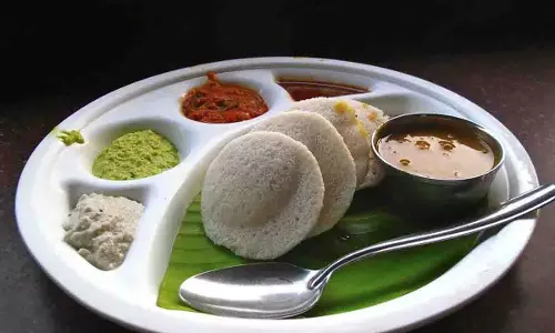 LB Nagar में चटनी में इडली स्टीमर में धमाका, 3 कर्मचारी घायल LB Nagar में चटनी में इडली स्टीमर में धमाका, 3 कर्मचारी घायल