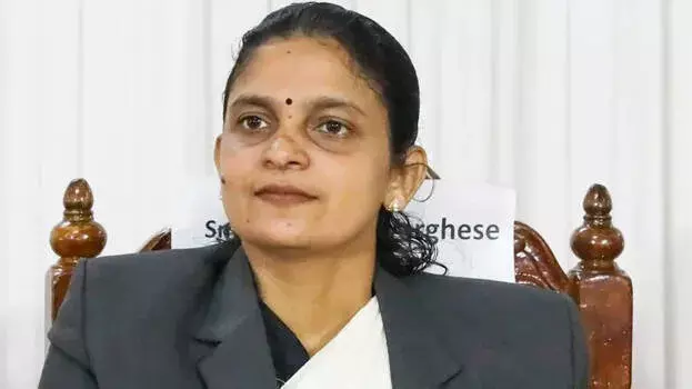Kerala: एर्नाकुलम के प्रिंसिपल सेशंस जज हनी एम वर्गीस का अलपुझा ट्रांसफर Kerala: एर्नाकुलम के प्रिंसिपल सेशंस जज हनी एम वर्गीस का अलपुझा ट्रांसफर
