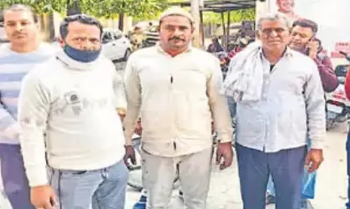 Bareilly: भट्टा मालिक के गुर्गों ने किया उत्पात, करोड़ों की धोखाधड़ी के आरोप में विवाद Bareilly: भट्टा मालिक के गुर्गों ने किया उत्पात, करोड़ों की धोखाधड़ी के आरोप में विवाद