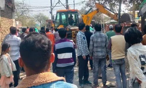 Bareilly: अवैध कब्जों पर कार्रवाई, फतेहगंज पश्चिमी में बुलडोजर जुटा Bareilly: अवैध कब्जों पर कार्रवाई, फतेहगंज पश्चिमी में बुलडोजर जुटा