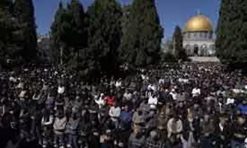 रमज़ान के पहले शुक्रवार अल-अक्सा में नमाज़, West Bank  फ़िलिस्तीनियों पर पाबंदी