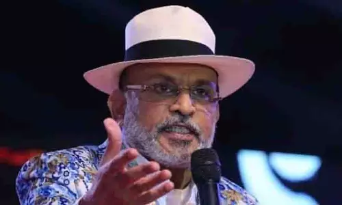 वंदे मातरम के लिए केंद्र के निर्देश पर Annu Kapoor ने प्रतिक्रिया दी वंदे मातरम के लिए केंद्र के निर्देश पर Annu Kapoor ने प्रतिक्रिया दी