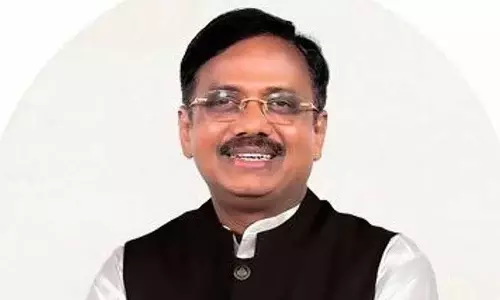 Kyathanapalli नगर पालिका में बिजली के लिए बोली लगाने को लेकर मंत्री विवेक पर रिश्वत के आरोप लगे