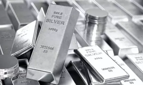 Silver वायदा भाव 1,037 रुपये बढ़कर 2,45,305 रुपये प्रति किलोग्राम पर Silver वायदा भाव 1,037 रुपये बढ़कर 2,45,305 रुपये प्रति किलोग्राम पर