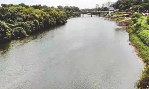 Mula-Mutha नदी के बाढ़ के मैदानों का फिर से सर्वे होगा; रीडेवलपमेंट प्लान फिर से शुरू होंगे Mula-Mutha नदी के बाढ़ के मैदानों का फिर से सर्वे होगा; रीडेवलपमेंट प्लान फिर से शुरू होंगे