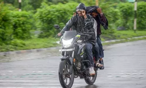 Madhya Pradesh में बेमौसम बारिश और तापमान में उतार-चढ़ाव Madhya Pradesh में बेमौसम बारिश और तापमान में उतार-चढ़ाव