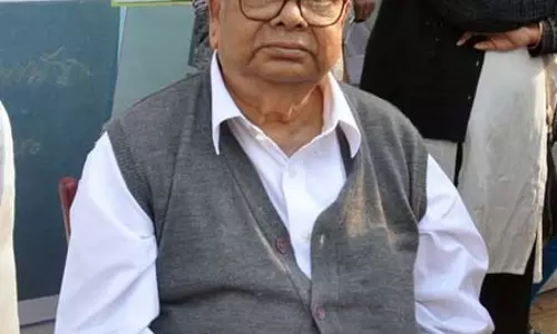 बंगाल के प्रसिद्ध साहित्यकार मणि शंकर मुखर्जी का निधन, CM ममता बनर्जी ने जताया दुख बंगाल के प्रसिद्ध साहित्यकार मणि शंकर मुखर्जी का निधन, CM ममता बनर्जी ने जताया दुख