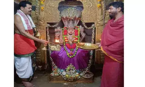 Dharveshipuram रेणुका येल्लम्मा की माँ के लिए विशेष प्रार्थना Dharveshipuram रेणुका येल्लम्मा की माँ के लिए विशेष प्रार्थना