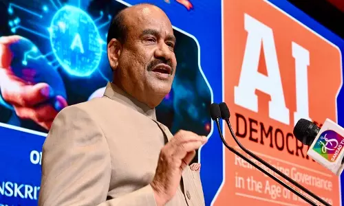 डीपफेक और गलत सूचना लोकतंत्र के लिए गंभीर खतरा पैदा करते हैं: Om Birla डीपफेक और गलत सूचना लोकतंत्र के लिए गंभीर खतरा पैदा करते हैं: Om Birla