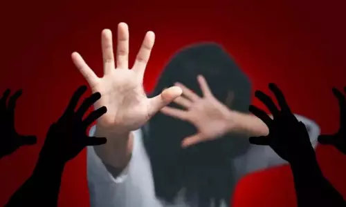 CG BREAKING: नाबालिग से सामूहिक दुष्कर्म का मामला, 8 युवक हिरासत में CG BREAKING: नाबालिग से सामूहिक दुष्कर्म का मामला, 8 युवक हिरासत में