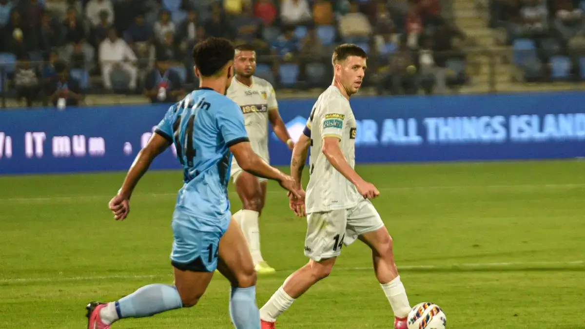ISL: चेन्नईयिन FC को मुंबई सिटी FC से करीबी हार का सामना करना पड़ा ISL: चेन्नईयिन FC को मुंबई सिटी FC से करीबी हार का सामना करना पड़ा