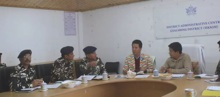 Sikkim: एसएसबी सीमा चौकियों तक जल संपर्क और राष्ट्रीय राजमार्ग कार्यों की समीक्षा Sikkim: एसएसबी सीमा चौकियों तक जल संपर्क और राष्ट्रीय राजमार्ग कार्यों की समीक्षा