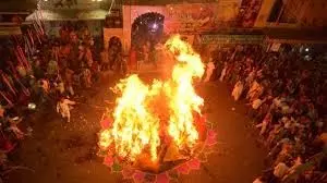 Holashtak 2026: होलाष्टक के 8 दिनों में कर लें ये उपाय, पूरे साल दूर रहेगी नकारात्मकता Holashtak 2026: होलाष्टक के 8 दिनों में कर लें ये उपाय, पूरे साल दूर रहेगी नकारात्मकता