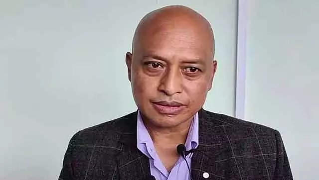 Meghalaya : शिलांग के MP रिकी सिंहकन की फुटबॉल खेलते समय गिरने से मौत हो गई Meghalaya : शिलांग के MP रिकी सिंहकन की फुटबॉल खेलते समय गिरने से मौत हो गई