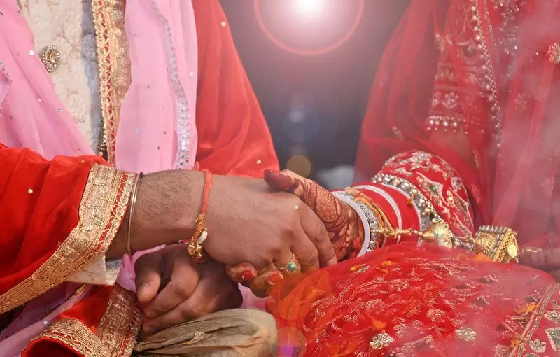 Bittu बजरंगी शादी के झांसे में आकर 30,000 रुपये गँवा बैठा Bittu बजरंगी शादी के झांसे में आकर 30,000 रुपये गँवा बैठा