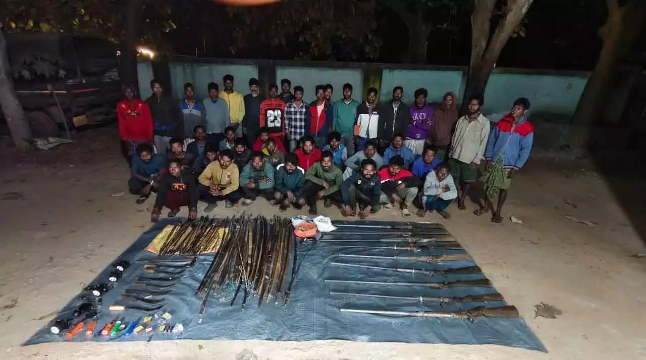 Odisha : सिमिलिपाल में AI कैमरों की मदद से 39 शिकारियों ने हथियारों के साथ सरेंडर किया Odisha : सिमिलिपाल में AI कैमरों की मदद से 39 शिकारियों ने हथियारों के साथ सरेंडर किया