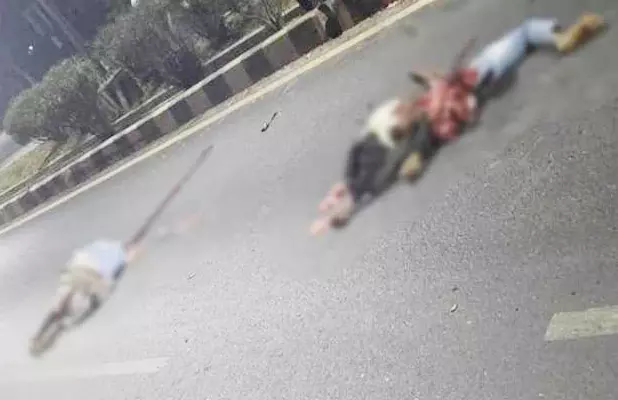 महासमुंद टोल प्लाजा के पास 2 की मौत, ट्रैक्टर से टकराने के बाद ट्रक की चपेट में आए दो युवा महासमुंद टोल प्लाजा के पास 2 की मौत, ट्रैक्टर से टकराने के बाद ट्रक की चपेट में आए दो युवा