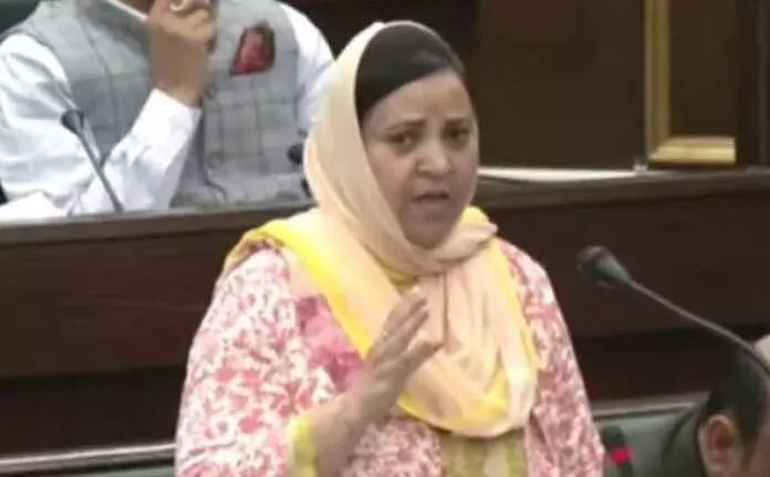 जम्मू-कश्मीर में करीब 13,000 टीचिंग पोस्ट खाली हैं: Minister जम्मू-कश्मीर में करीब 13,000 टीचिंग पोस्ट खाली हैं: Minister