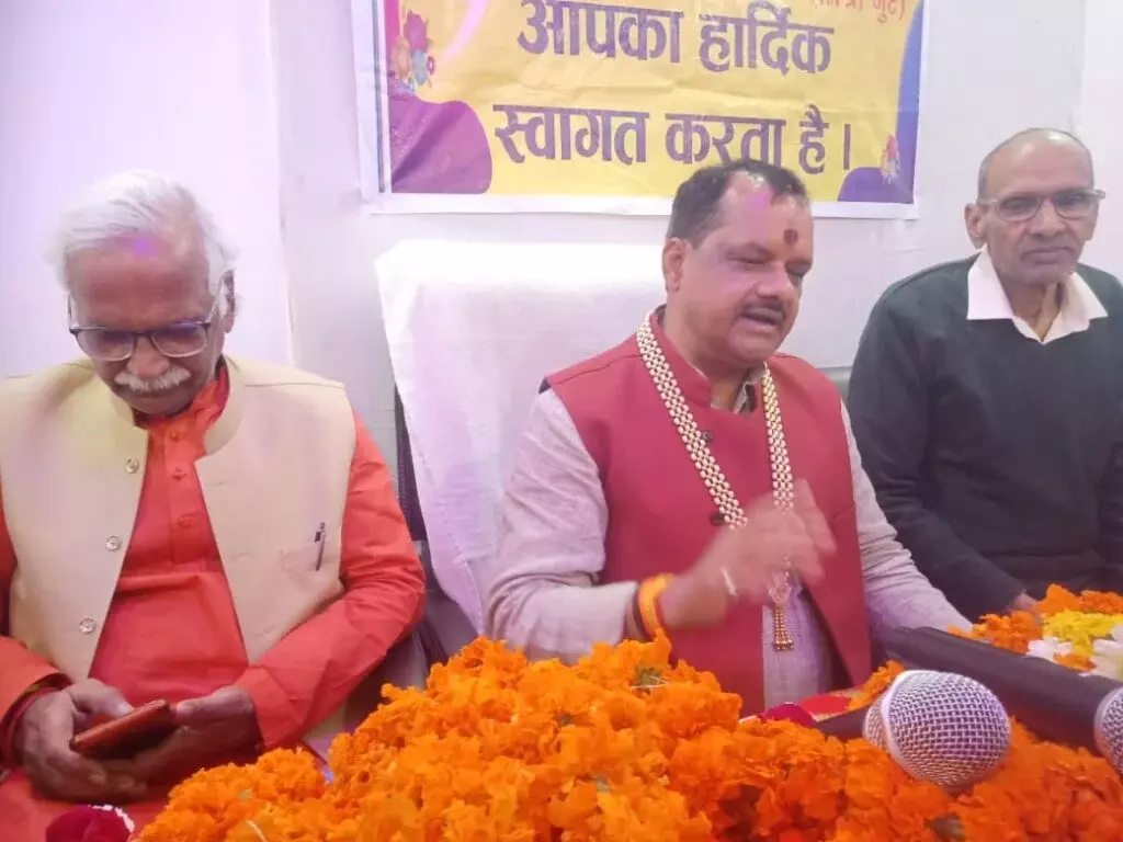Farrukhabad: व्यापार मंडल की आधी-अधूरी पड़ताल, सवालों के बीच रवाना हुए महामंत्री Farrukhabad: व्यापार मंडल की आधी-अधूरी पड़ताल, सवालों के बीच रवाना हुए महामंत्री