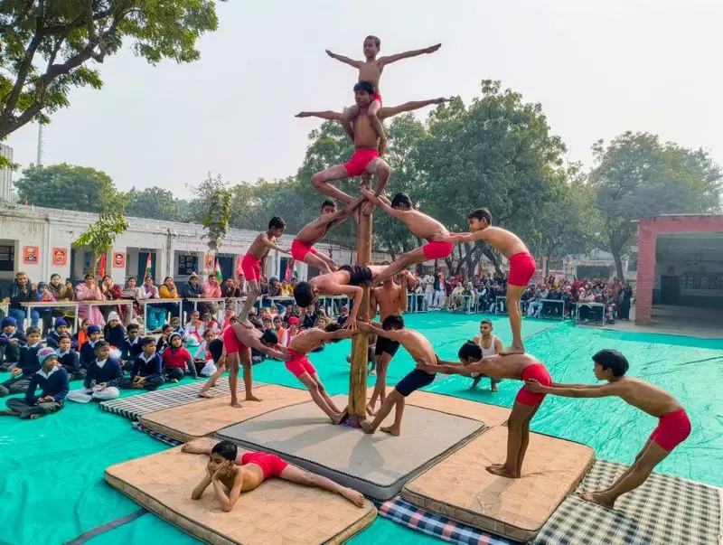 Mallakhamb मास्टर ने रेवाड़ी गांव में ग्रामीण पुनर्जागरण की शुरुआत की Mallakhamb मास्टर ने रेवाड़ी गांव में ग्रामीण पुनर्जागरण की शुरुआत की