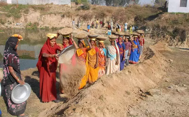 Amritsar: पूर्व मंत्री ने मनरेगा में कथित गड़बड़ी की जांच की मांग की Amritsar: पूर्व मंत्री ने मनरेगा में कथित गड़बड़ी की जांच की मांग की
