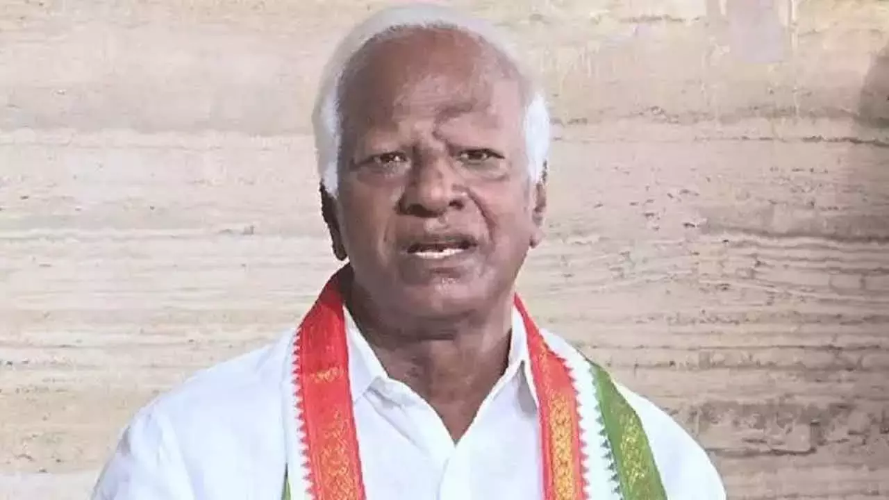 Telangana: कडियम श्रीहरि ने ‘तेलंगाना के जनक’ के दावे पर सवाल उठाए Telangana: कडियम श्रीहरि ने ‘तेलंगाना के जनक’ के दावे पर सवाल उठाए