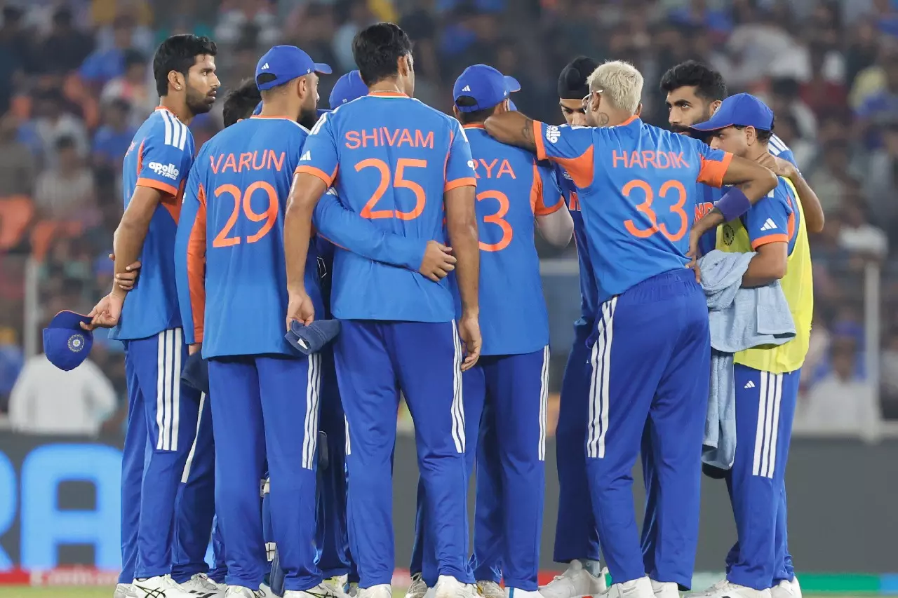 भारत के पूर्व क्रिकेटरों ने T20 WC के लिए टॉप 4 भविष्यवाणियां शेयर कीं भारत के पूर्व क्रिकेटरों ने T20 WC के लिए टॉप 4 भविष्यवाणियां शेयर कीं