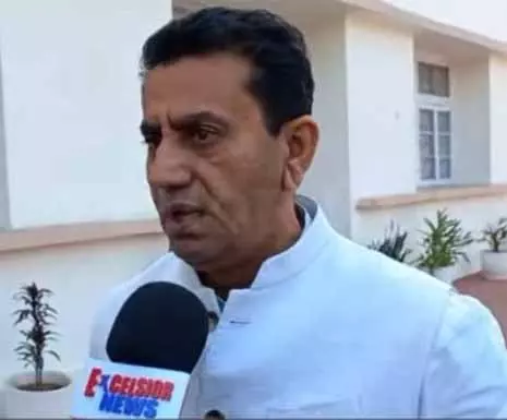 जसरोटिया ने SASCI फंड के आवंटन में जम्मू क्षेत्र के साथ भेदभाव की निंदा की जसरोटिया ने SASCI फंड के आवंटन में जम्मू क्षेत्र के साथ भेदभाव की निंदा की
