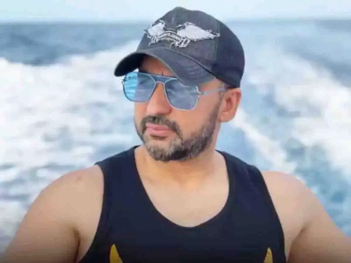 Raj Kundra बिटकॉइन मनी लॉन्ड्रिंग केस में कोर्ट में पेश हुए; बेल मिली Raj Kundra बिटकॉइन मनी लॉन्ड्रिंग केस में कोर्ट में पेश हुए; बेल मिली