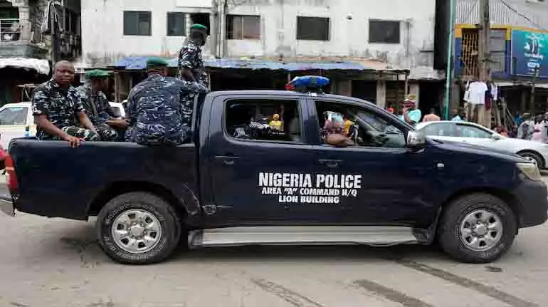 Northwest Nigeria में लकुरावा उग्रवादियों के हमले में 33 लोगों की मौत Northwest Nigeria में लकुरावा उग्रवादियों के हमले में 33 लोगों की मौत