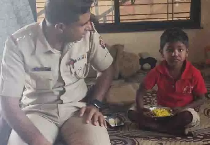 आंगनवाड़ी से घर नहीं लौटा बच्चा; रात भर की खोजबीन में सामने आया Twist आंगनवाड़ी से घर नहीं लौटा बच्चा; रात भर की खोजबीन में सामने आया Twist