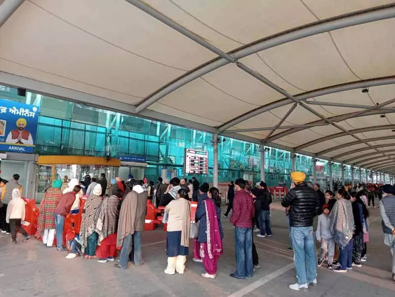दिसंबर में Amritsar एयरपोर्ट पर पैसेंजर ट्रैफिक 21.4% गिरा दिसंबर में Amritsar एयरपोर्ट पर पैसेंजर ट्रैफिक 21.4% गिरा
