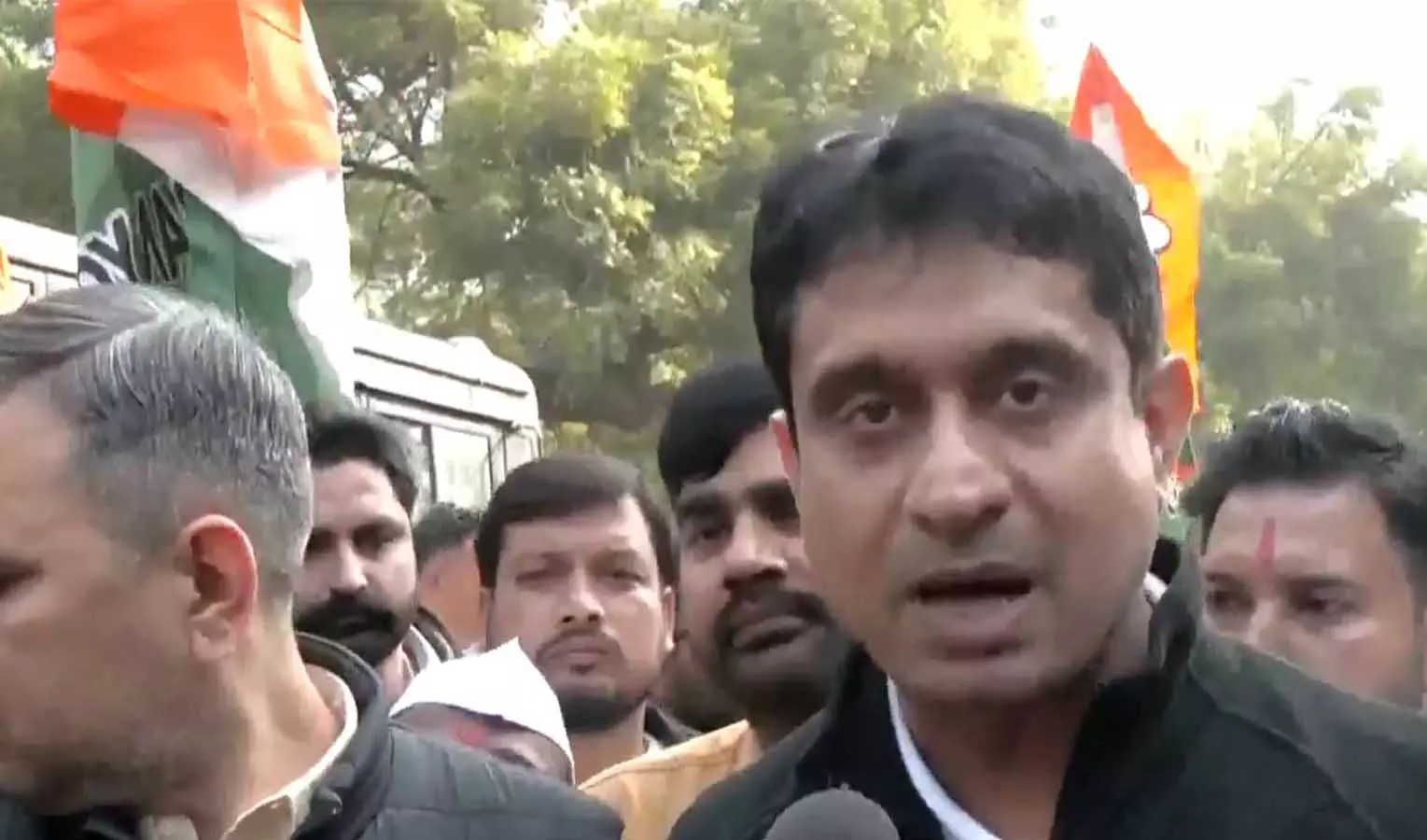 Youth Congress के ‘शर्टलेस’ विरोध पर कहा – देश की पहचान के खतरे पर चुप नहीं रहेंगे Youth Congress के ‘शर्टलेस’ विरोध पर कहा – देश की पहचान के खतरे पर चुप नहीं रहेंगे