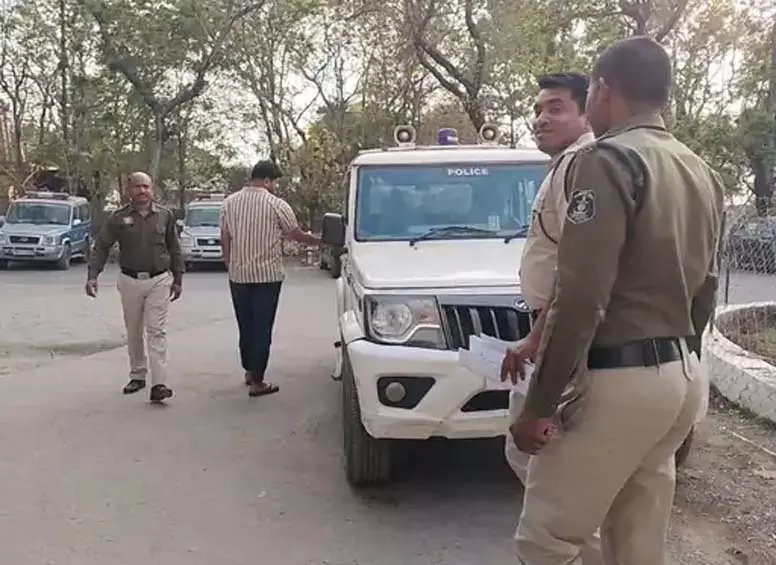 कृषि मंडी अधिकारी राहुल साहू गिरफ्तार कृषि मंडी अधिकारी राहुल साहू गिरफ्तार