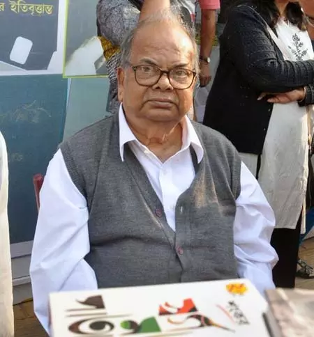 बंगाल के प्रसिद्ध साहित्यकार मणि शंकर मुखर्जी का निधन, CM ममता बनर्जी ने जताया दुख बंगाल के प्रसिद्ध साहित्यकार मणि शंकर मुखर्जी का निधन, CM ममता बनर्जी ने जताया दुख