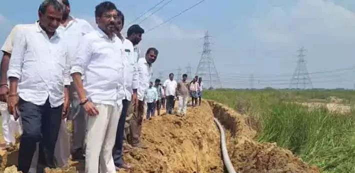 Nellore में पाइपलाइन से 400 एकड़ फसलों के लिए पानी की आपूर्ति तेज़ Nellore में पाइपलाइन से 400 एकड़ फसलों के लिए पानी की आपूर्ति तेज़