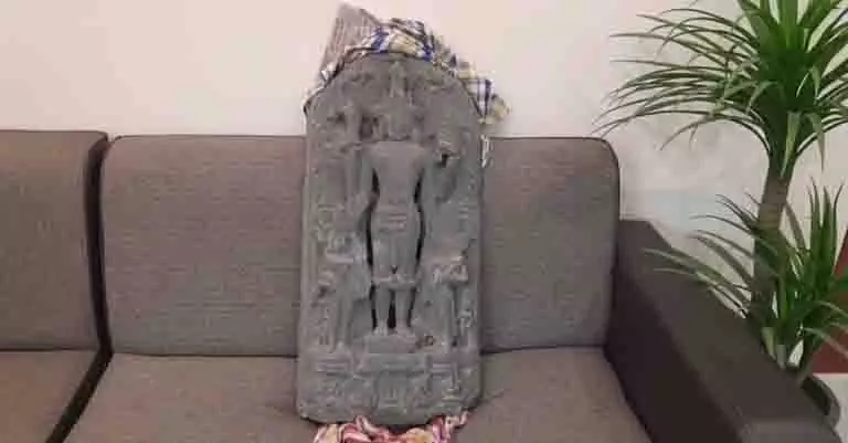 तालाब के जीर्णोद्धार के दौरान मिली भगवान विष्णु की मूर्ति! Memari में हंगामा तालाब के जीर्णोद्धार के दौरान मिली भगवान विष्णु की मूर्ति! Memari में हंगामा