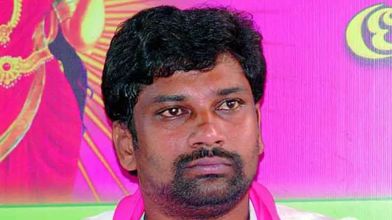 क्याथनपल्ली और Khanapur नगर पालिकाओं में चेयरमैन पद को लेकर BRS और कांग्रेस के बीच सियासी टकराव क्याथनपल्ली और Khanapur नगर पालिकाओं में चेयरमैन पद को लेकर BRS और कांग्रेस के बीच सियासी टकराव
