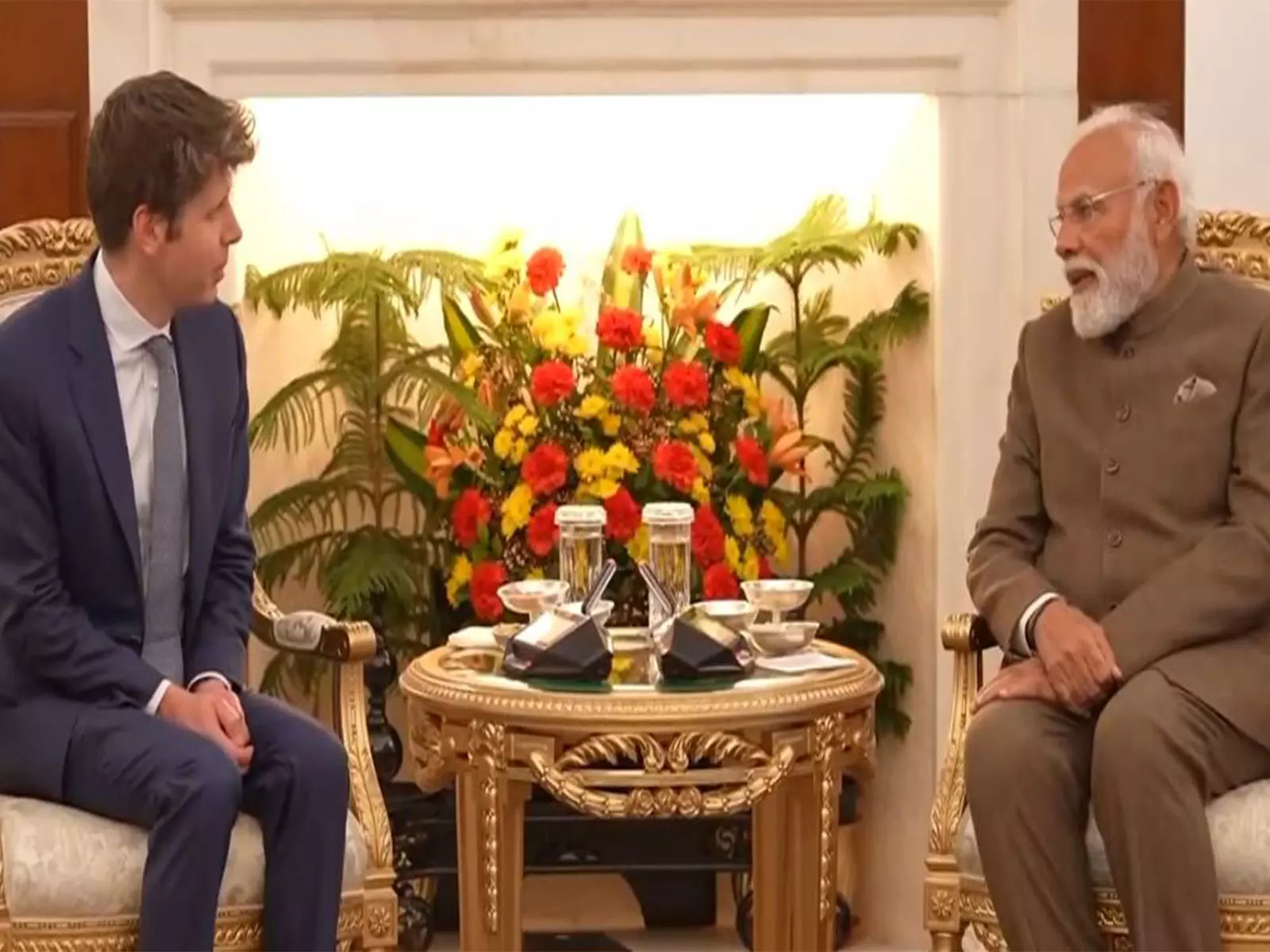 भारत एआई इम्पैक्ट समिट 2026 के दौरान PM मोदी ने ओपनएआई के सीईओ सैम ऑल्टमैन से मुलाकात की भारत एआई इम्पैक्ट समिट 2026 के दौरान PM मोदी ने ओपनएआई के सीईओ सैम ऑल्टमैन से मुलाकात की