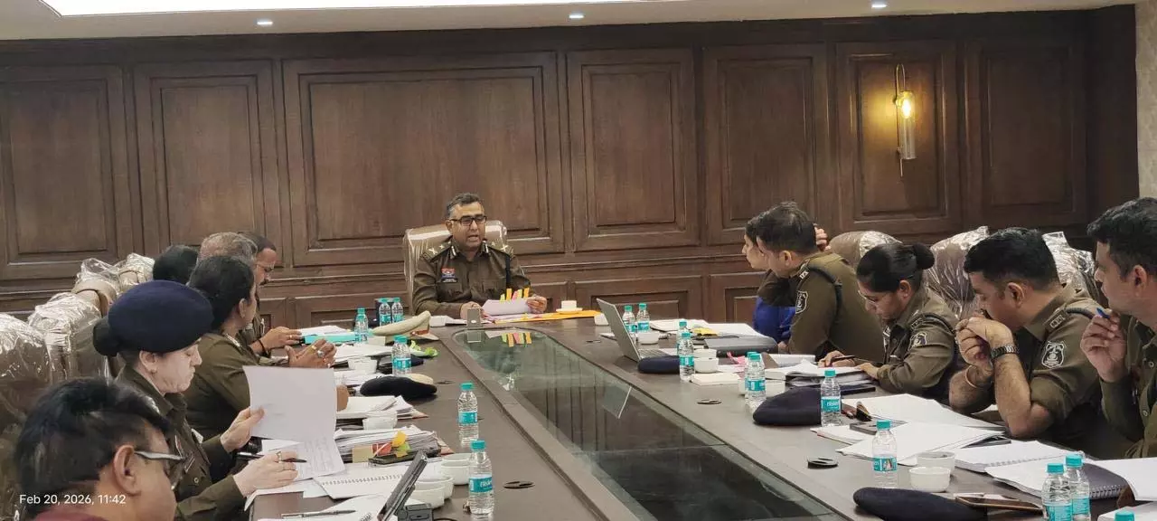 IG अमरेश मिश्रा की समीक्षा बैठक, अपराध नियंत्रण और सुरक्षा व्यवस्था पर जोर IG अमरेश मिश्रा की समीक्षा बैठक, अपराध नियंत्रण और सुरक्षा व्यवस्था पर जोर