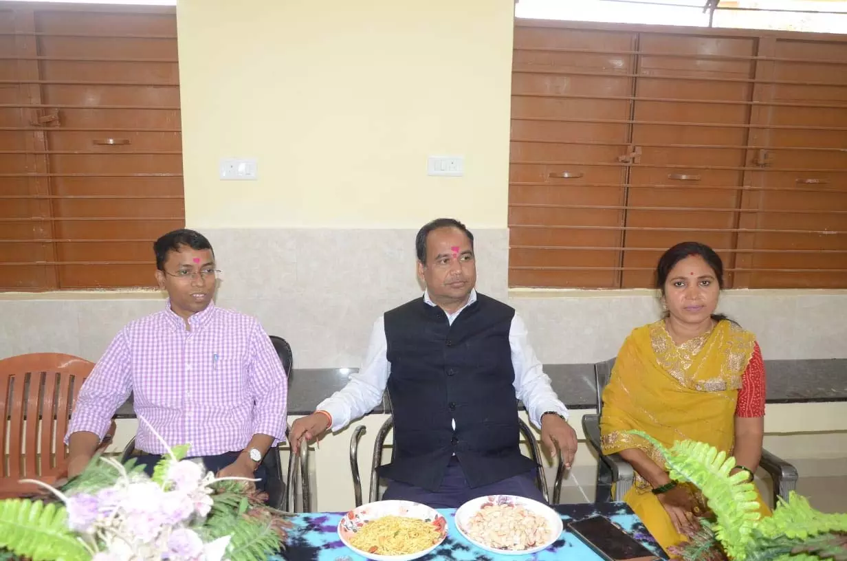 कलेक्टर ने किया कांदूल स्थित महतारी सदन का निरीक्षण कलेक्टर ने किया कांदूल स्थित महतारी सदन का निरीक्षण
