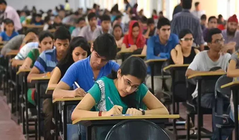 Telangana High Court ने बोर्ड एग्जाम से पहले इंटर के दो स्टूडेंट्स को राहत दी