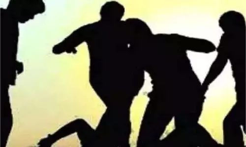 Jammu-Kashmir: बस स्टैंड पर युवक पर धारदार हथियार से हमला
