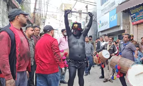 Jammu Kashmir: जल्द शुरू हो रही भैरव देव की झांकी, युवाओं में भारी उत्साह Jammu Kashmir: जल्द शुरू हो रही भैरव देव की झांकी, युवाओं में भारी उत्साह