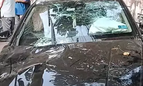 रफ्तार का कहर: कार ने डिलीवरी बॉय को मारी टक्कर, मौत रफ्तार का कहर: कार ने डिलीवरी बॉय को मारी टक्कर, मौत