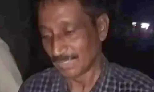 Bengal में स्कूल टीचर ने अपने घर के बाहर खेल रहे बच्चों पर गोली चलाई, गिरफ्तार Bengal में स्कूल टीचर ने अपने घर के बाहर खेल रहे बच्चों पर गोली चलाई, गिरफ्तार