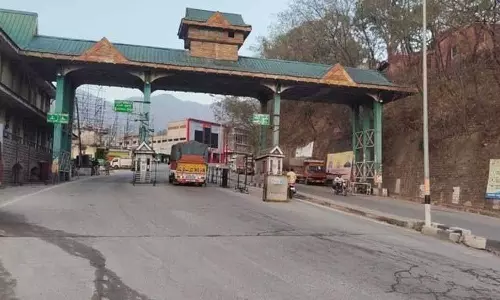 Punjab ने हिमाचल में एंट्री टैक्स बढ़ाने के कदम का विरोध किया, केंद्र के सामने मुद्दा उठाने का वादा किया Punjab ने हिमाचल में एंट्री टैक्स बढ़ाने के कदम का विरोध किया, केंद्र के सामने मुद्दा उठाने का वादा किया